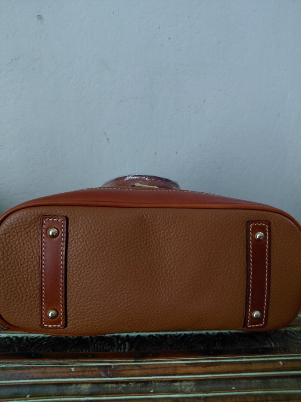 NEW, DOONEY & BOURKE SHOULDER BAG - Picture 7 of 7